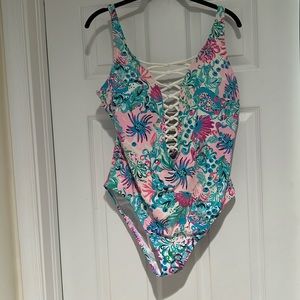 Lilly lattice ladies swimsuit